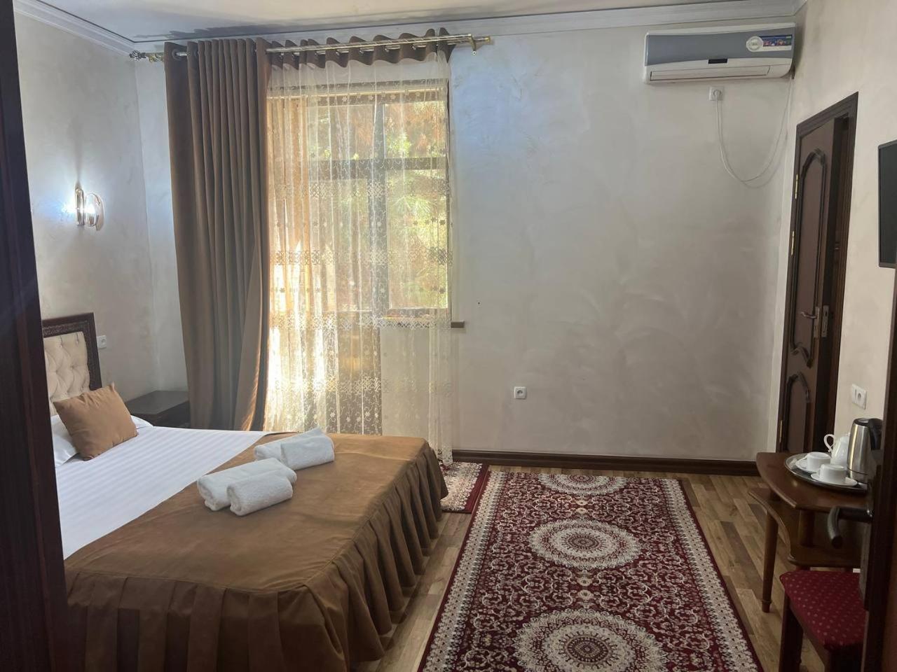 Hotel Al-Bukhory Samarkand Esterno foto